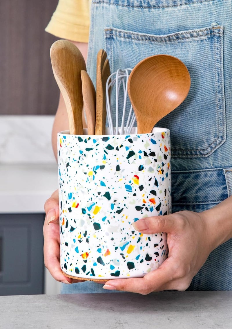 Nucookery حامل أدوات المطبخ، حامل أدوات سيراميك 6.4" للمطبخ مع قاعدة من الفلين للحماية، ديكور مطبخ ريفي لطاولة، هدية (نمط رخام) - Image 3